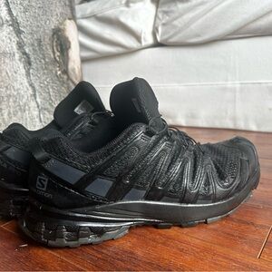 Salomon Black Trail Running Shoes - Breathable Mesh women 10